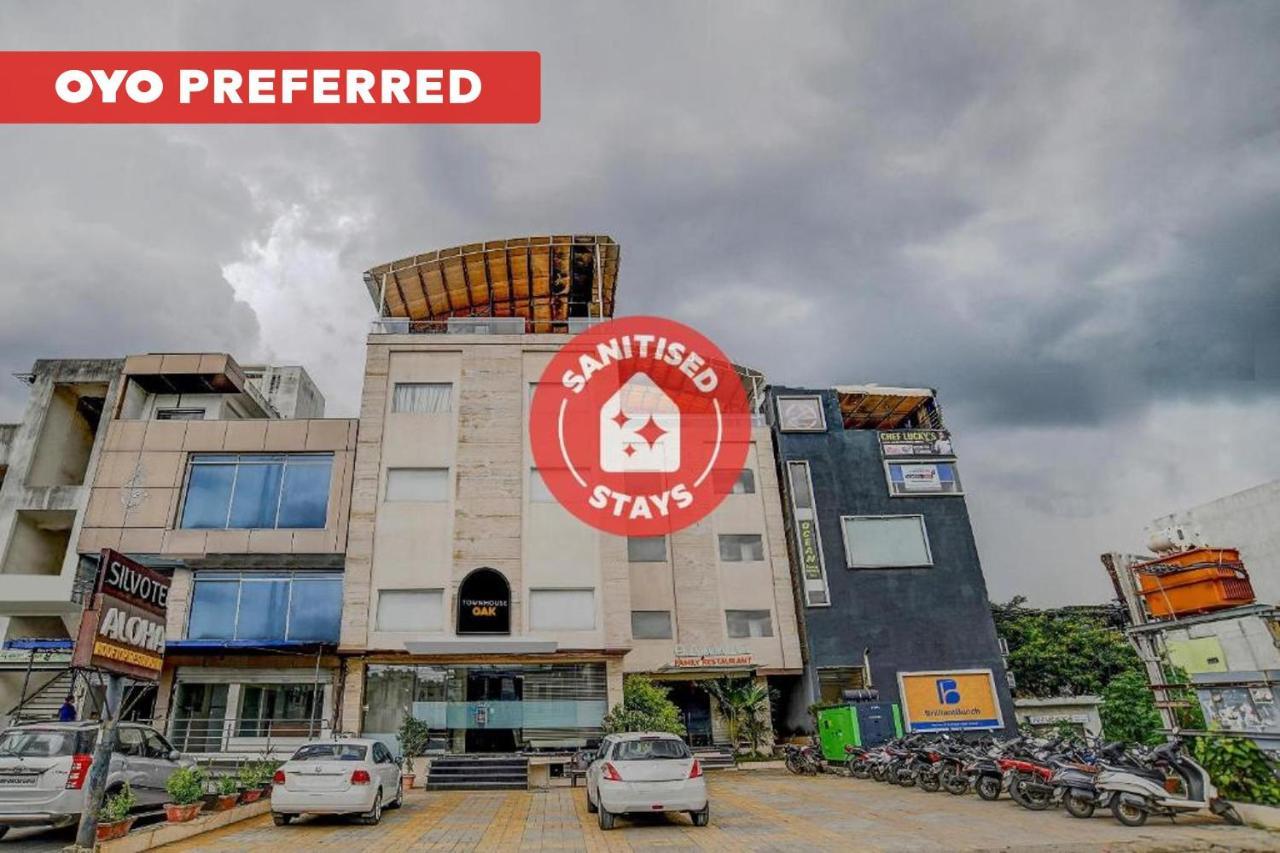אינדורה Vaccinated Staff- Townhouse Oak Hotel Silvotel מראה חיצוני תמונה