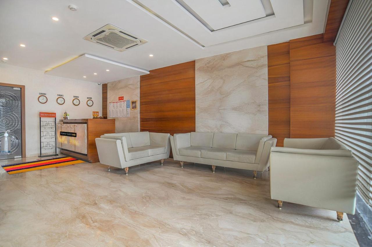 אינדורה Vaccinated Staff- Townhouse Oak Hotel Silvotel מראה חיצוני תמונה
