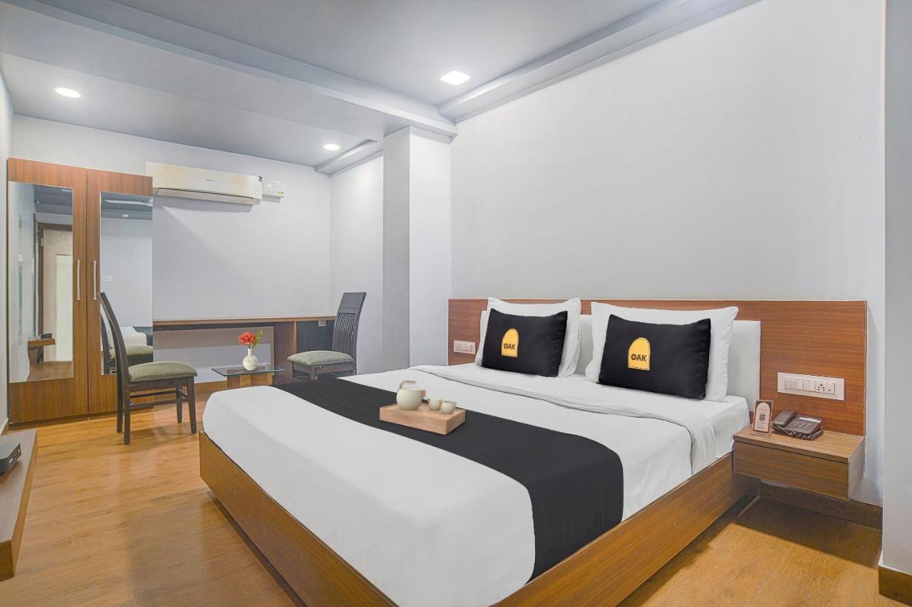 אינדורה Vaccinated Staff- Townhouse Oak Hotel Silvotel מראה חיצוני תמונה