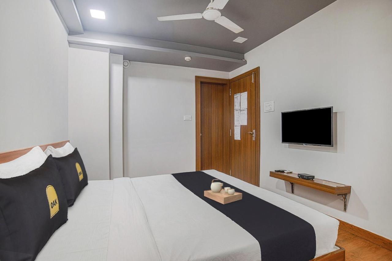 אינדורה Vaccinated Staff- Townhouse Oak Hotel Silvotel מראה חיצוני תמונה