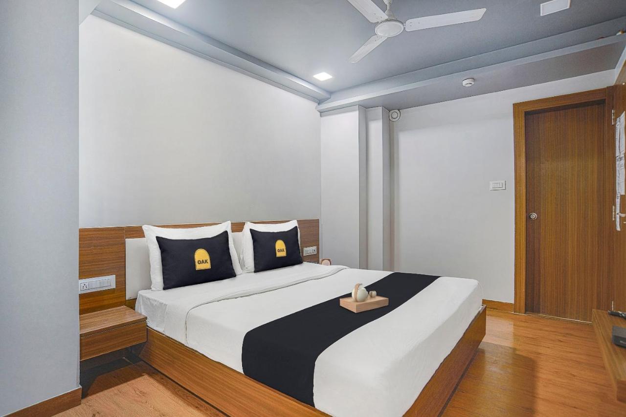 אינדורה Vaccinated Staff- Townhouse Oak Hotel Silvotel מראה חיצוני תמונה