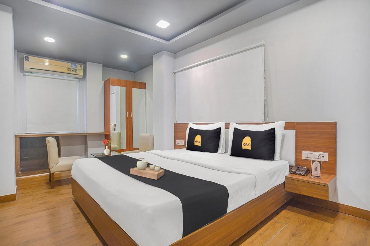 אינדורה Vaccinated Staff- Townhouse Oak Hotel Silvotel מראה חיצוני תמונה