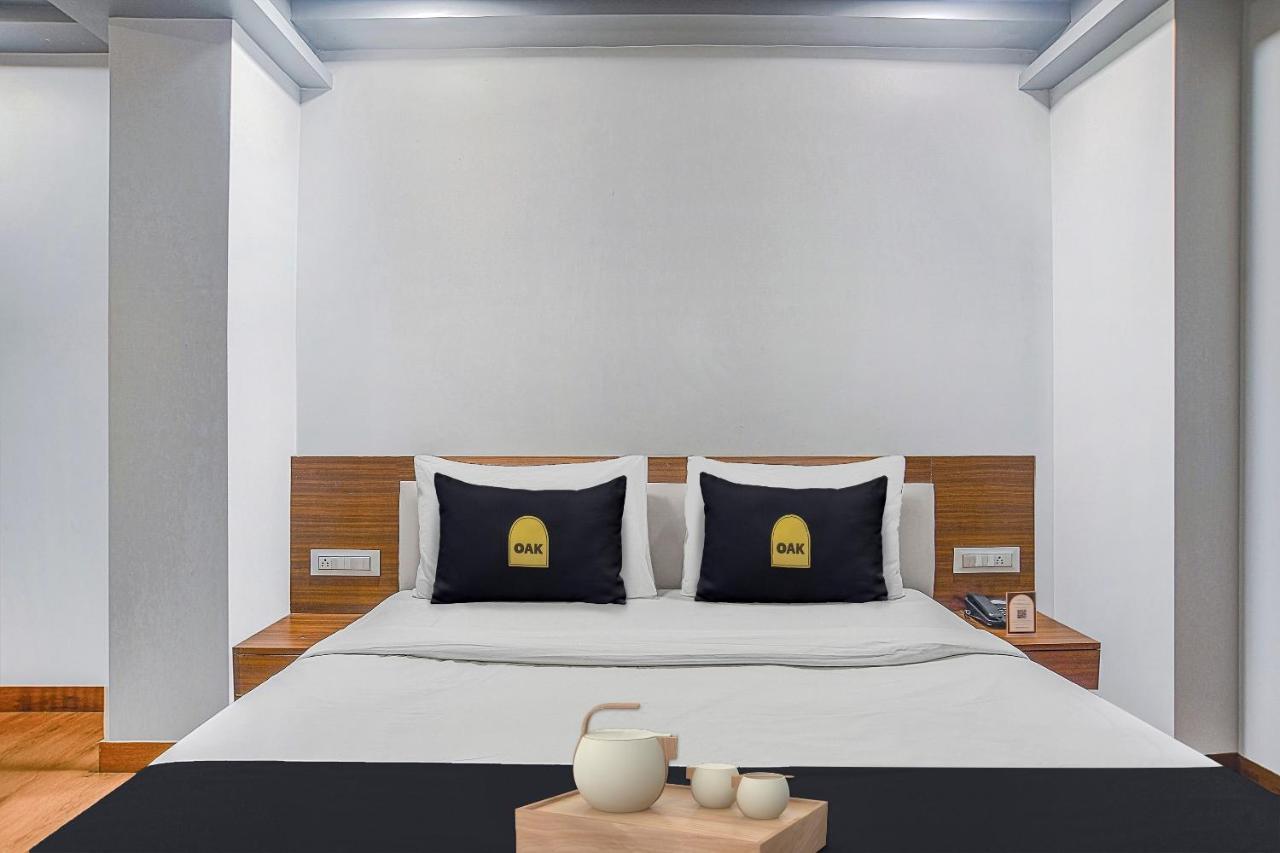 אינדורה Vaccinated Staff- Townhouse Oak Hotel Silvotel מראה חיצוני תמונה