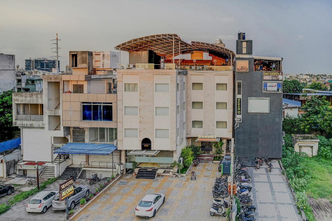 אינדורה Vaccinated Staff- Townhouse Oak Hotel Silvotel מראה חיצוני תמונה